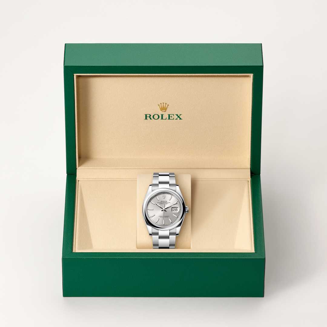 Rolex Datejust 36 in Oystersteel with a silver dial, domed bezel, and Oyster bracelet.