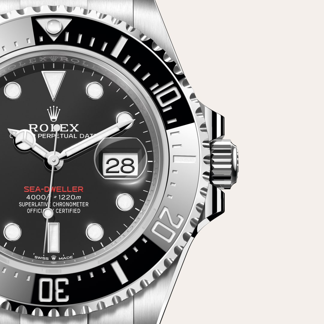 Rolex Sea-Dweller in Oystersteel with a intense black dial, unidirectional rotatable 60-minute graduated, scratch-resistant cerachrom insert in black ceramic, numerals and graduations coated in platinum bezel, and Oyster bracelet.