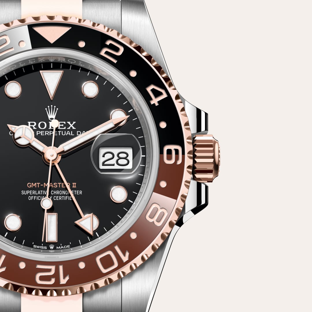 Rolex GMT-Master II in Everose Rolesor with a black dial, bidirectional rotatable 24-hour graduated bezel. two-colour brown and black cerachrom insert in ceramic, moulded numerals and graduations bezel, and Oyster bracelet.