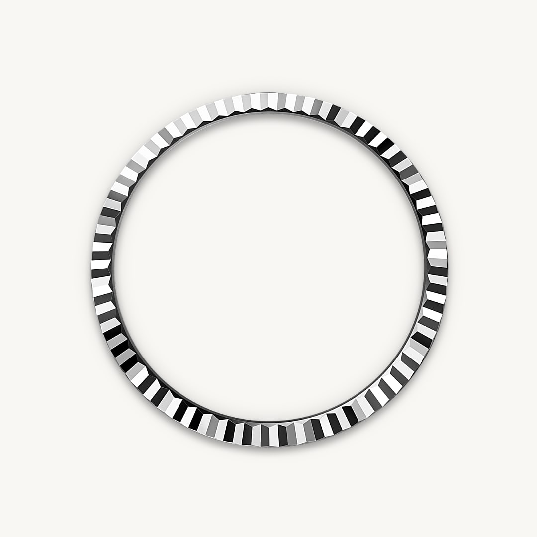 Fluted bezel