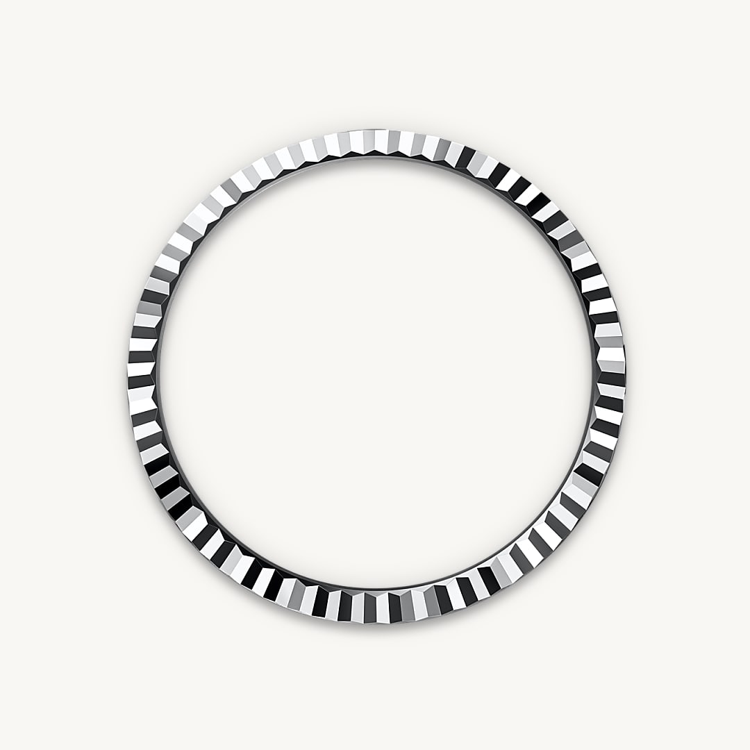 Fluted bezel