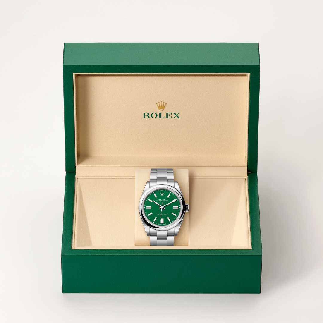 Rolex Oyster Perpetual 41 in Oystersteel with a green dial, domed bezel, and Oyster bracelet.