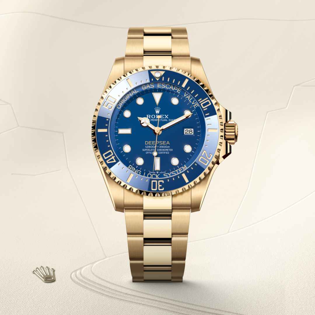 Rolex Rolex Deepsea in 18 kt yellow gold with a blue dial, unidirectional rotatable 60-minute graduated, scratch-resistant cerachrom insert in blue ceramic, numerals and graduations coated in gold bezel, and Oyster bracelet.