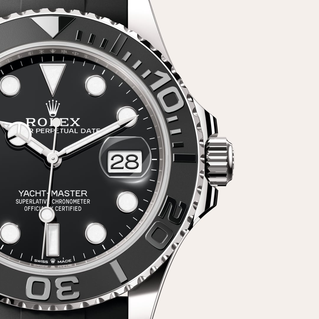Rolex Yacht-Master 42 in 18 kt white gold with a black dial, bidirectional rotatable 60-minute graduated bezel with matt black cerachrom insert in ceramic, polished raised numerals and graduations bezel, and Oysterflex bracelet.