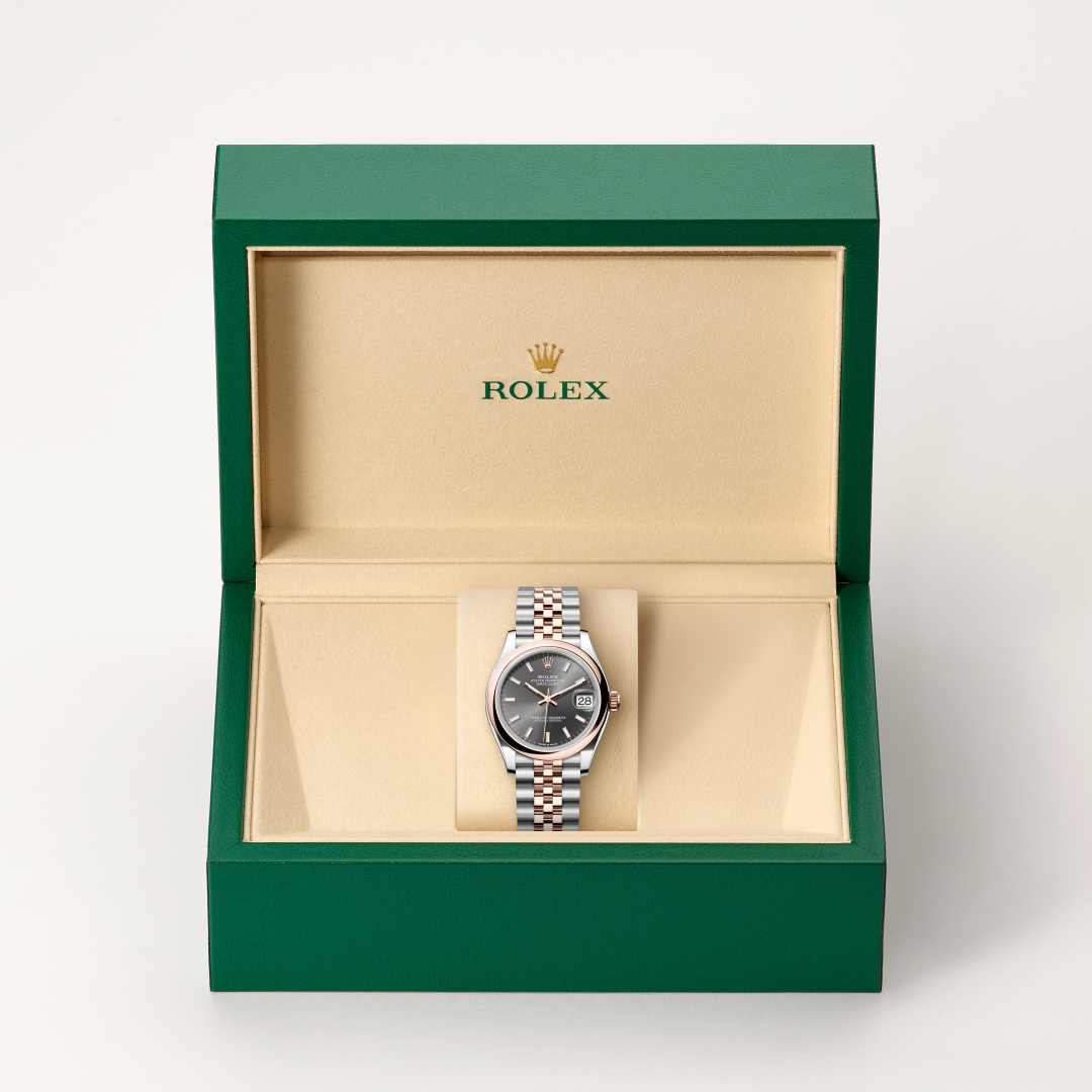 Rolex Datejust 31 in Everose Rolesor with a slate dial, domed bezel, and Jubilee bracelet.
